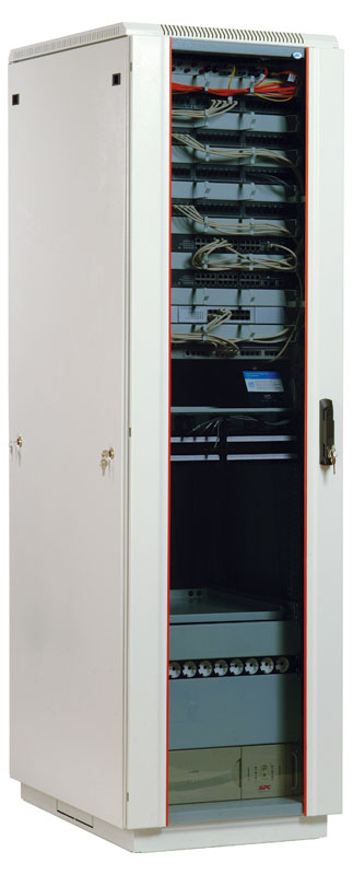 ЦМО Шкаф телекоммуникационный напольный 18U (600x600) дверь стекло (2 места)